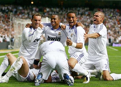 记者：阿隆索昨天没公布名单是在等姆巴佩，强行出战会恶化伤情