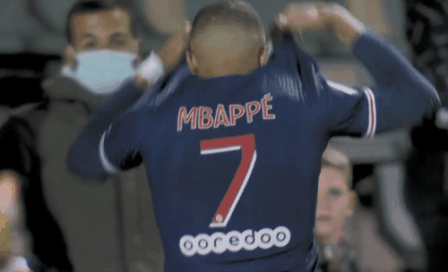 脚步不够快！首发的杨瀚森侧移被吹阻挡 4分钟不到累积2犯被换下