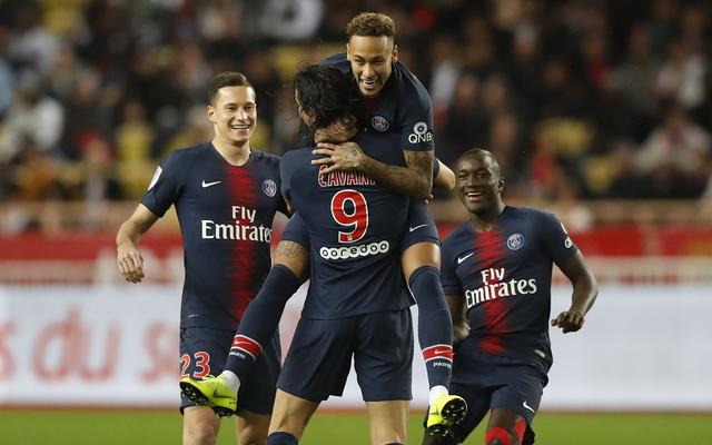 马兹拉维：右中卫和右翼卫都适合我，我能做到兼顾进攻和防守（马兹拉维：右中卫与右翼卫皆可胜任，攻防兼备）